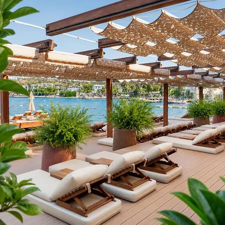 Hotel Mare Deluxe Residences & 4*